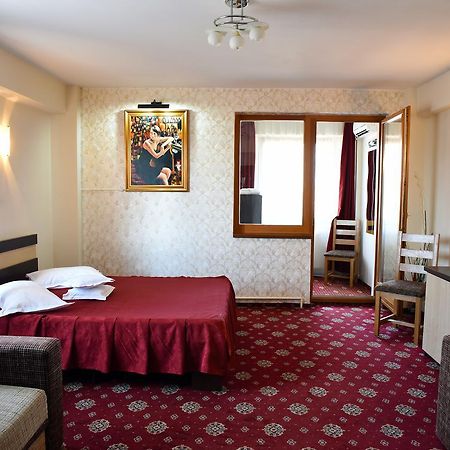 Hotel Tudor Ploieşti Extérieur photo