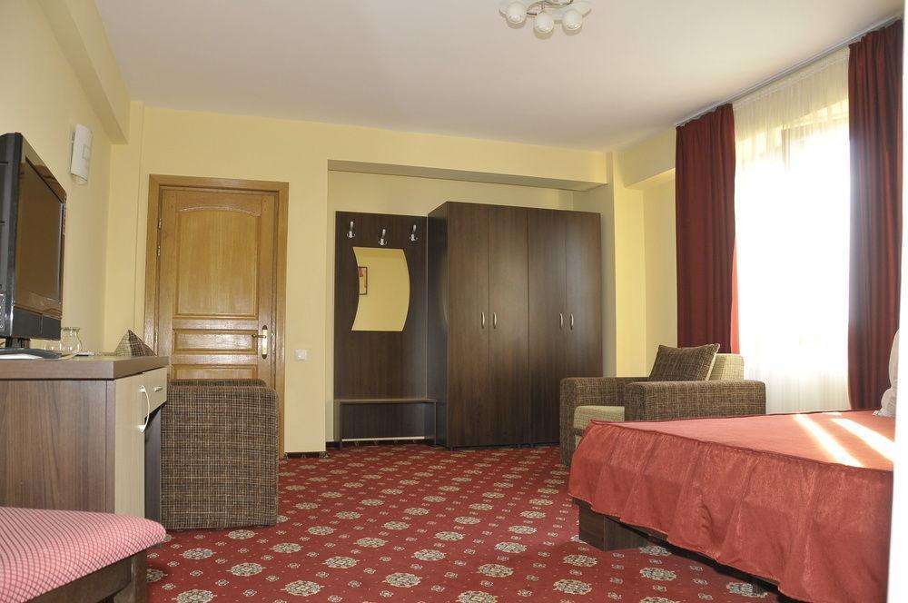 Hotel Tudor Ploieşti Extérieur photo